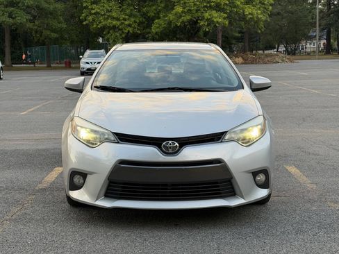 Used 2015 Toyota Corolla LE FWD image 2