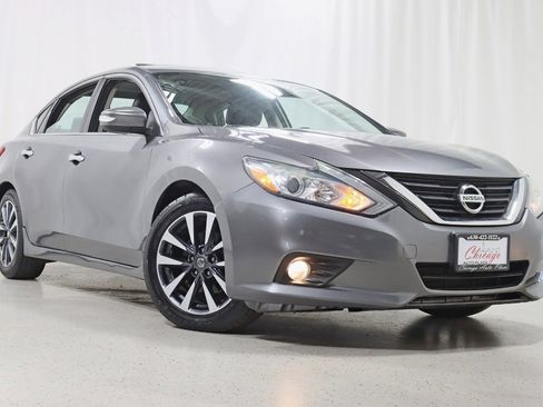 Used 2017 Nissan Altima 2.5 SL w/ Moonroof Package image 7