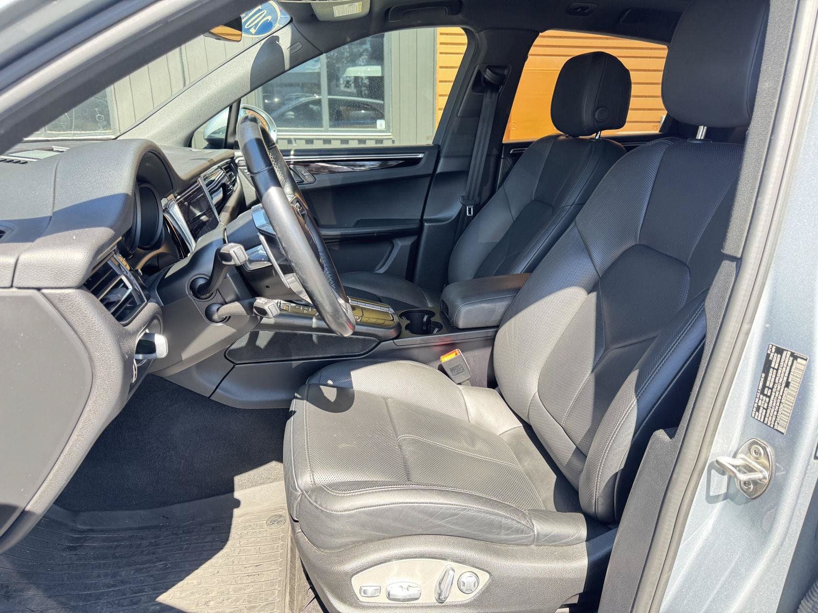 Used 2019 Porsche Macan AWD/4WD image 11