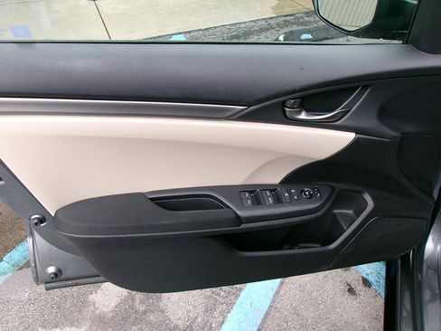 Used 2017 Honda Civic Sport image 15