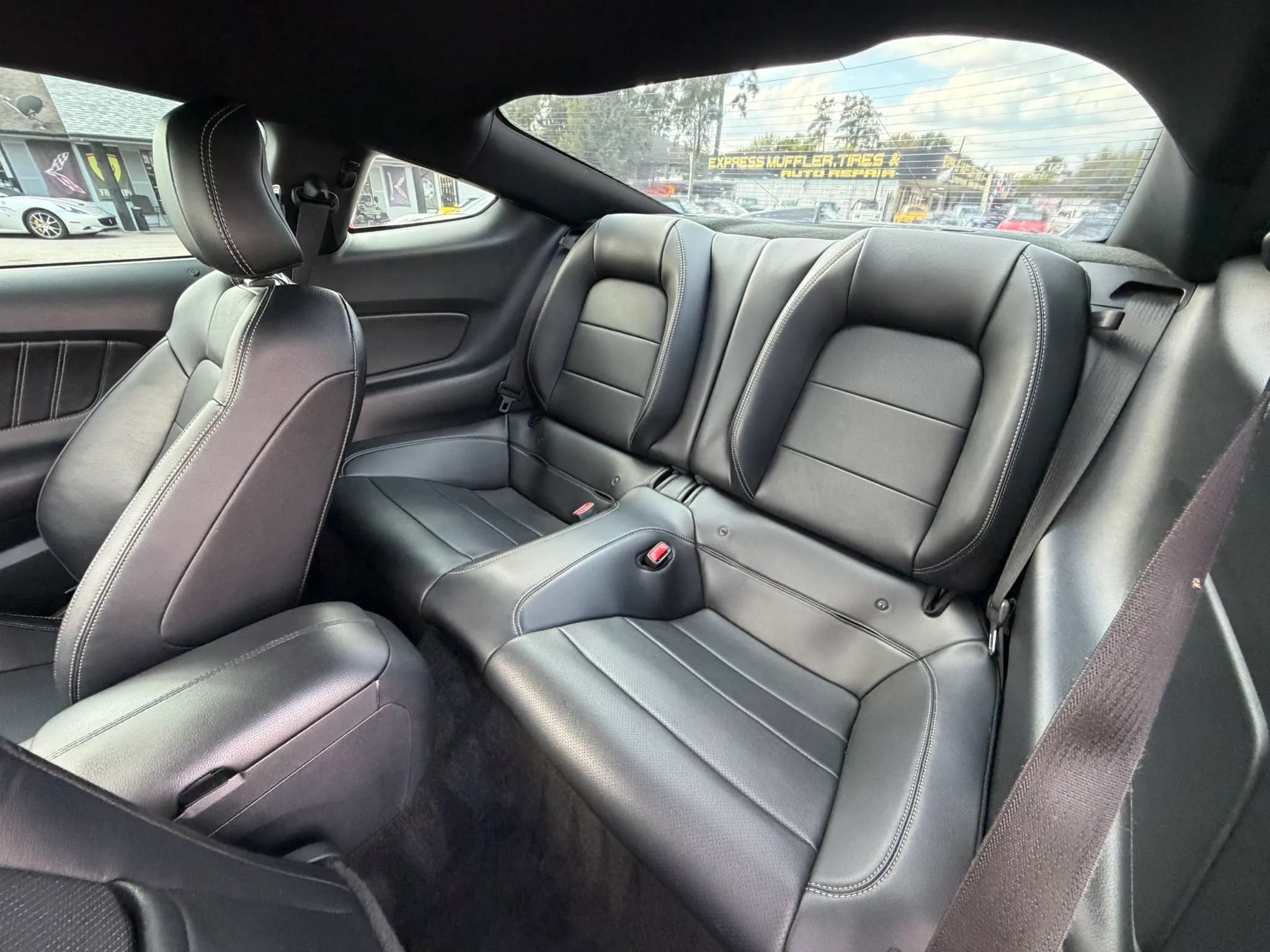 Used 2016 Ford Mustang GT Premium w/ Equipment Group 401A RWD image 21