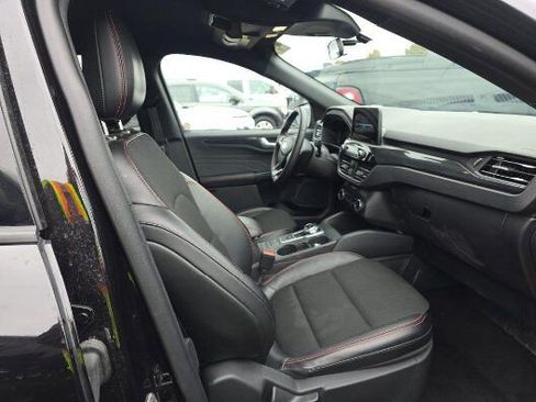 Used 2025 Ford Escape ST-Line image 8