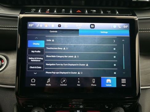 Used 2023 Jeep Grand Cherokee Limited image 15