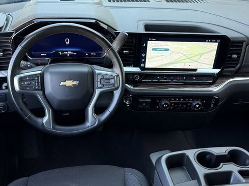 Used 2025 Chevrolet Silverado 1500 LT RWD image 13