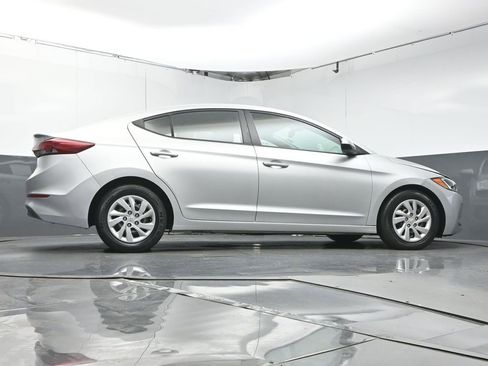 Used 2018 Hyundai Elantra SE w/ Cargo Package image 35