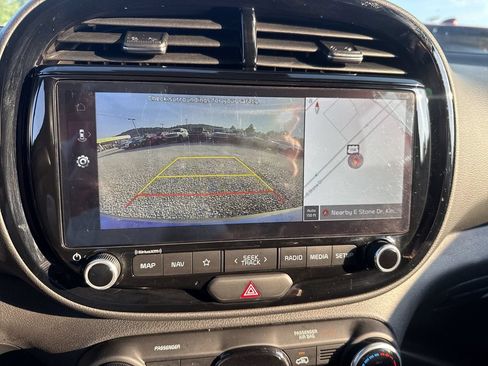 Used 2024 Kia Soul EX w/ Option Group 015 FWD image 16