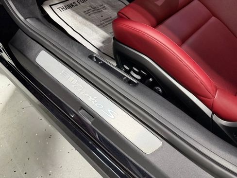 Used 2022 Porsche 911 Turbo S image 39