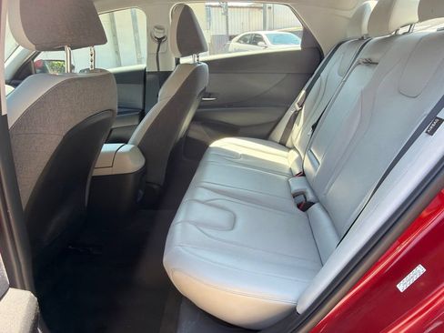 Used 2024 Hyundai Elantra Limited FWD image 13