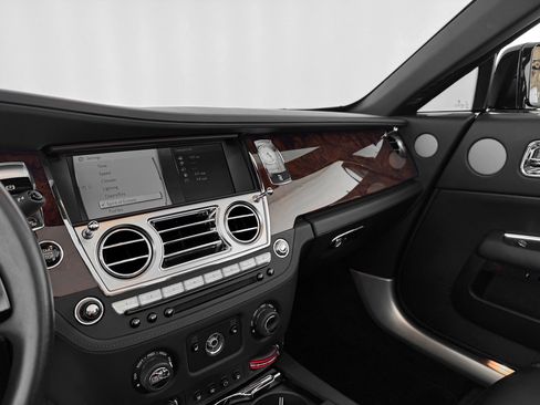 Used 2016 Rolls-Royce Dawn image 25