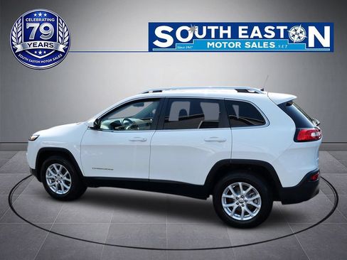 Used 2017 Jeep Cherokee Latitude w/ Cold Weather Group AWD/4WD image 8