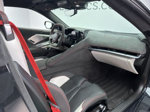 Used 2023 Chevrolet Corvette Stingray Premium Cpe w/ Z51 Performance Package RWD image 27