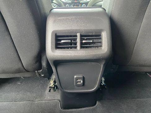 Used 2021 Chevrolet Equinox LS w/ LS Convenience Package FWD image 33