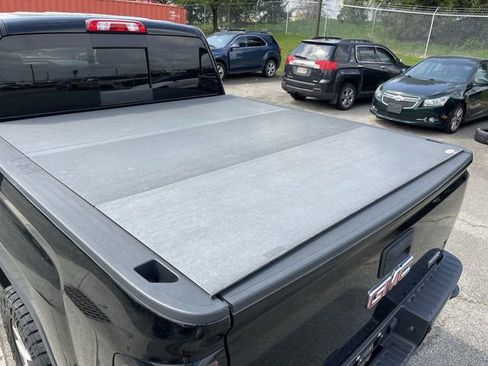 Used 2018 GMC Sierra 1500 SLT AWD/4WD image 23