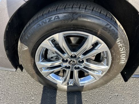 Used 2023 Toyota Sienna Platinum image 10