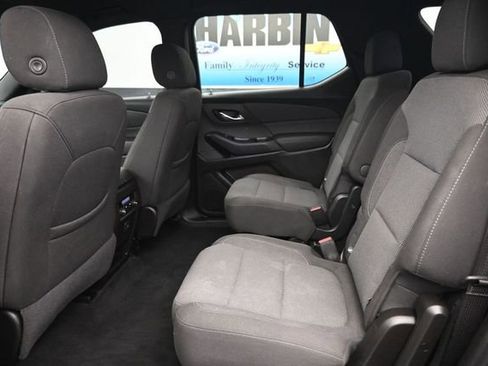 Used 2023 Chevrolet Traverse LT FWD image 10