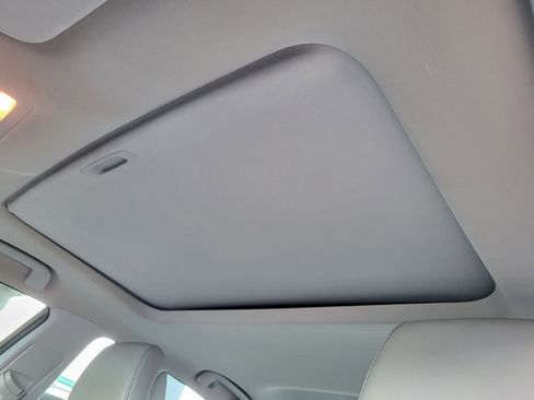 Used 2013 Toyota Avalon Limited image 22