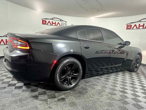 Used 2019 Dodge Charger SXT image 9