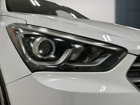 Used 2017 Hyundai Santa Fe Sport w/ 2.4L Tech Package 04 FWD image 10