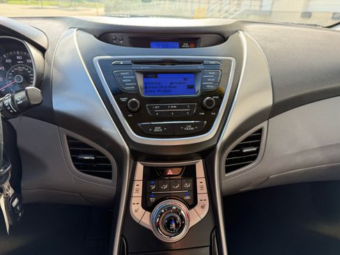 Used 2013 Hyundai Elantra Limited FWD image 18