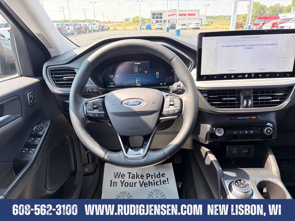 Used 2023 Ford Escape Platinum AWD/4WD image 13