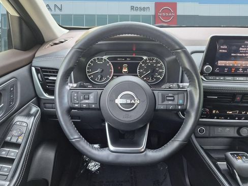 Used 2023 Nissan Rogue SL AWD/4WD image 16