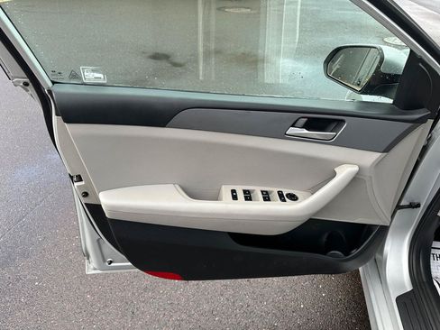 Used 2018 Hyundai Sonata SE FWD image 10