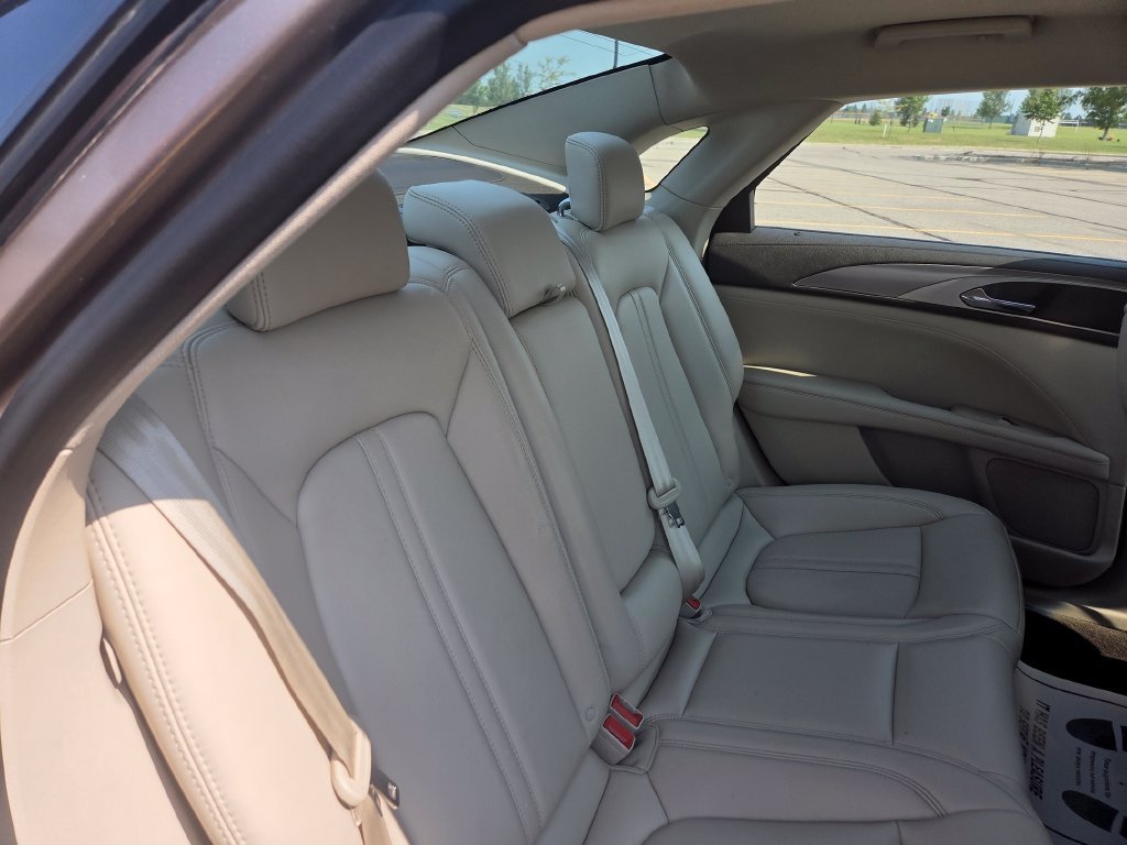 Used 2020 Lincoln MKZ AWD w/ Convenience Package image 43