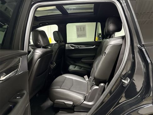 Used 2023 Cadillac XT6 Sport w/ Technology Package image 24