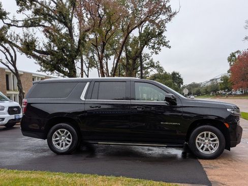 Used 2023 Chevrolet Suburban LS image 4