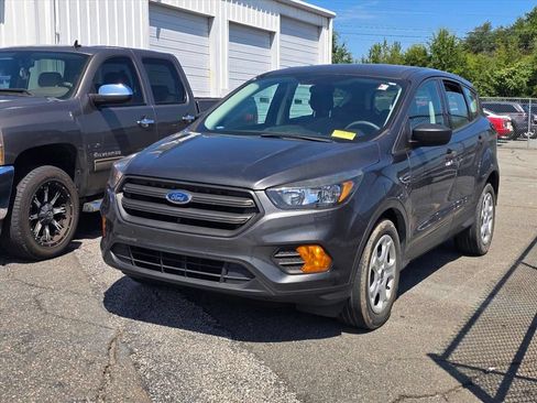 Used 2019 Ford Escape S FWD image 2