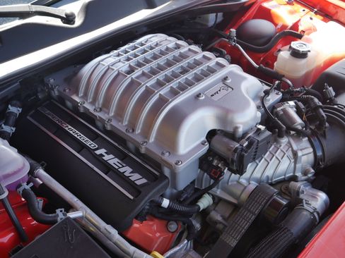 Used 2018 Dodge Challenger SRT Hellcat RWD image 29