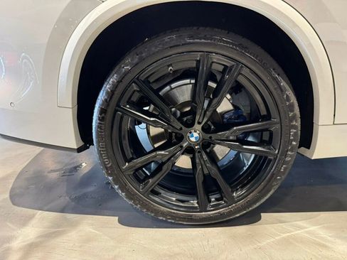 Used 2022 BMW X5 M50i image 30