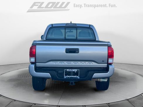 Used 2017 Toyota Tacoma SR image 8