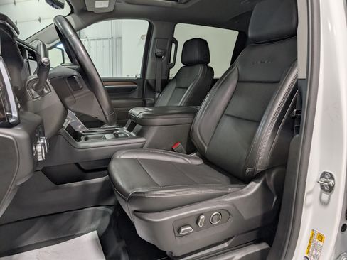 Used 2024 GMC Sierra 3500 Denali w/ Denali Reserve Package AWD/4WD image 18
