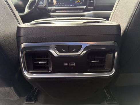 Used 2024 Chevrolet Silverado 1500 LTZ AWD/4WD image 11