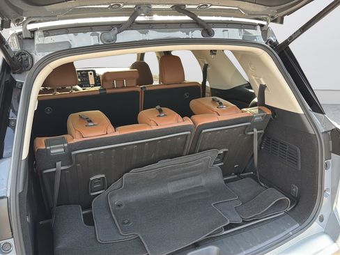 Certified 2025 Nissan Pathfinder Platinum w/ Cargo Package FWD image 40