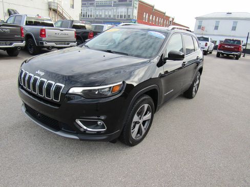 Used 2019 Jeep Cherokee Limited w/ Luxury Group AWD/4WD image 7