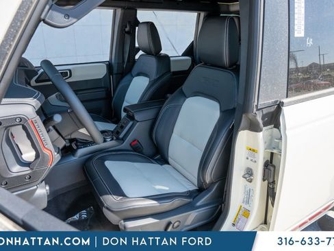 New 2026 Ford Bronco Outer Banks w/ Sasquatch Package AWD/4WD image 4