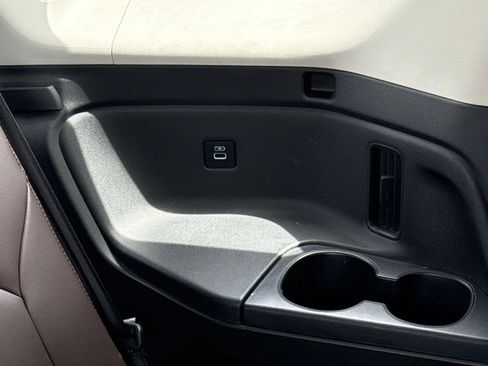 Used 2023 Honda Pilot Elite image 36