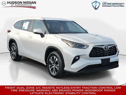 Used 2023 Toyota Highlander XLE