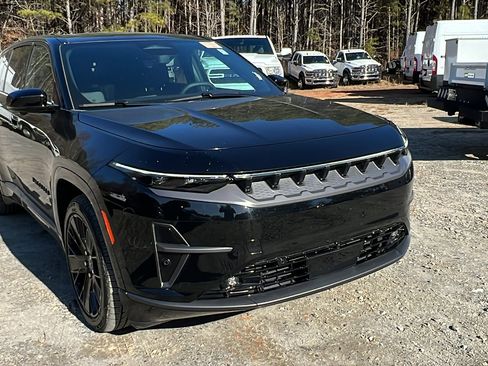 Used 2024 Jeep Wagoneer Launch Edition image 5