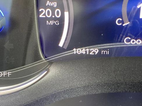 Used 2021 Chrysler Pacifica Touring-L FWD image 24