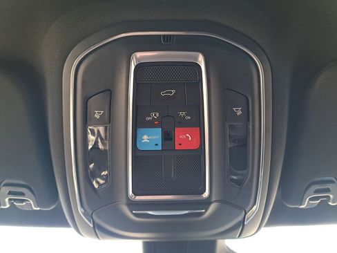 Used 2022 Jeep Wagoneer Series III AWD/4WD image 34