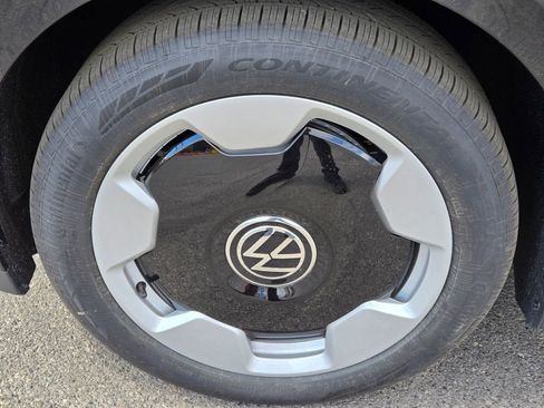 New 2025 Volkswagen ID. Buzz Pro S Plus RWD image 5