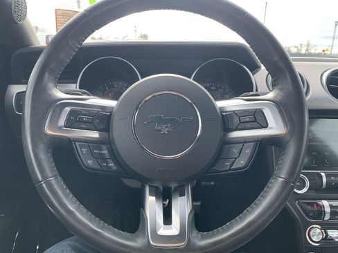 Used 2018 Ford Mustang Premium image 11