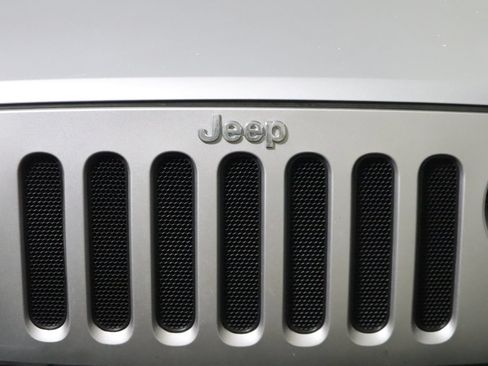 Used 2014 Jeep Wrangler Unlimited Sport w/ Quick Order Package 24S AWD/4WD image 15