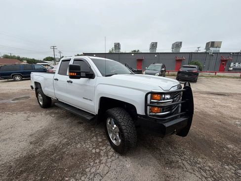 Used 2017 Chevrolet Silverado 2500 W/T w/ WT Convenience Package AWD/4WD image 2