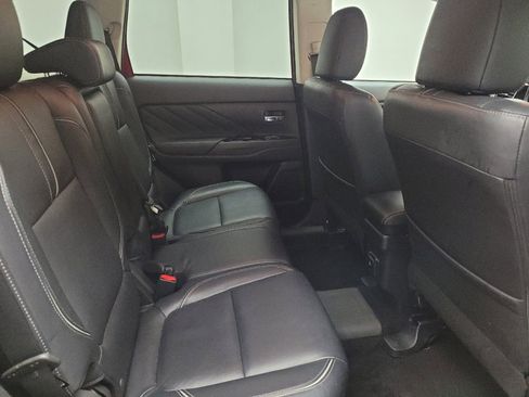 Used 2018 Mitsubishi Outlander GT AWD/4WD image 19