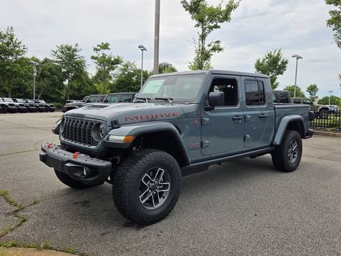 New 2026 Jeep Gladiator Mojave w/ Steel Bumper Group AWD/4WD image 3