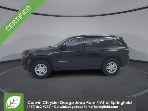 Certified 2023 Jeep Grand Cherokee Laredo AWD/4WD image 8
